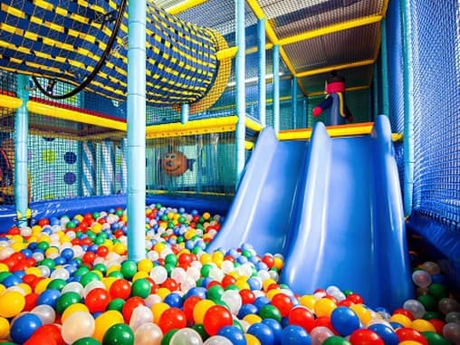 Tragédia v detskom kútiku: Dievča (11) sa vážne zranilo po páde