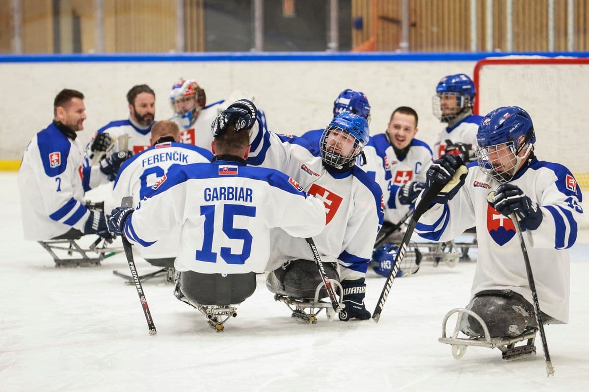 Slovenskí parahokejisti postúpili na paralympiádu 2026!