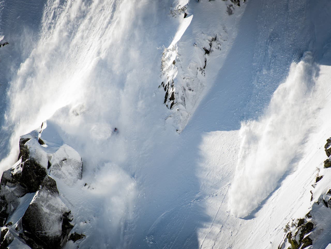 Mierne lavínové nebezpečenstvo v Tatrách: Pozor na sneženie