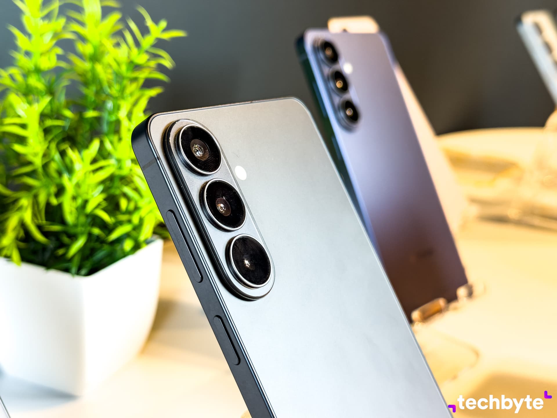 Exynos 2600 vs. Snapdragon 8 Elite Gen 5: Kto vyhrá v Galaxy S26?