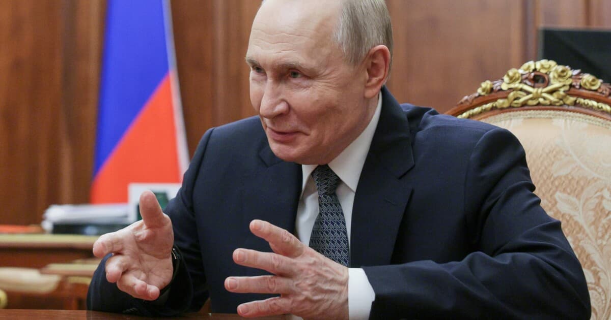 Putin ostro kritizuje atentát na Chameneího, EÚ vidí nádej pre Irán