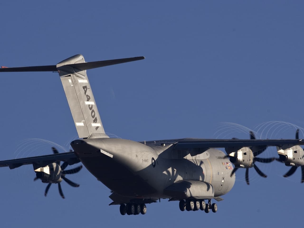 Švajčiarsko zakázalo prelety amerických vojenských lietadiel