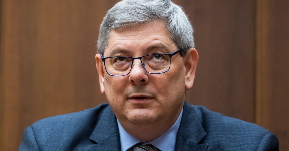 Nový zákon o rozvodoch trans-ľudí: Automatizácia kontroverzného procesu