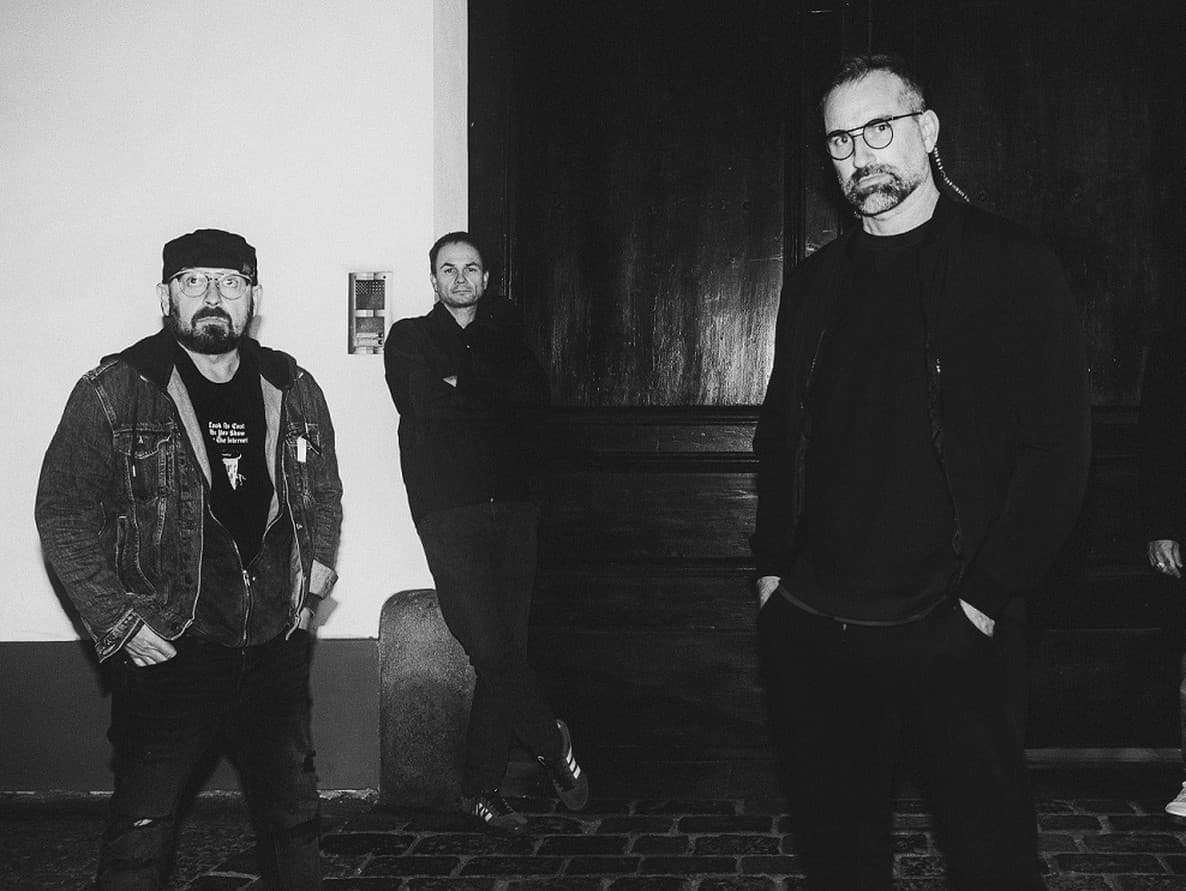 Korben Dallas vydáva nový album s otázkami o viere a spoločnosti