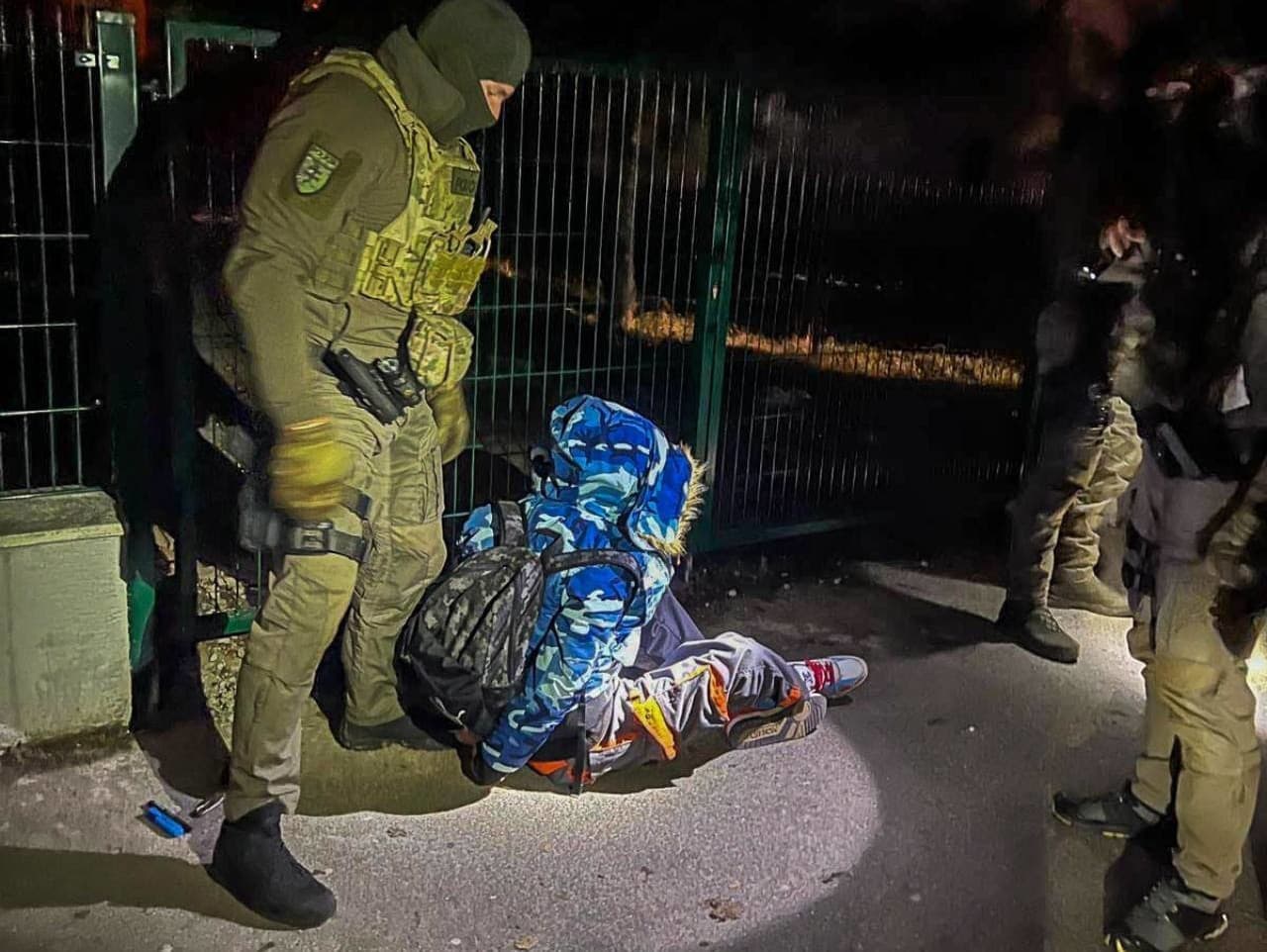 Dvoch mužov zo Sobraniec obvinili z predaja pervitínu