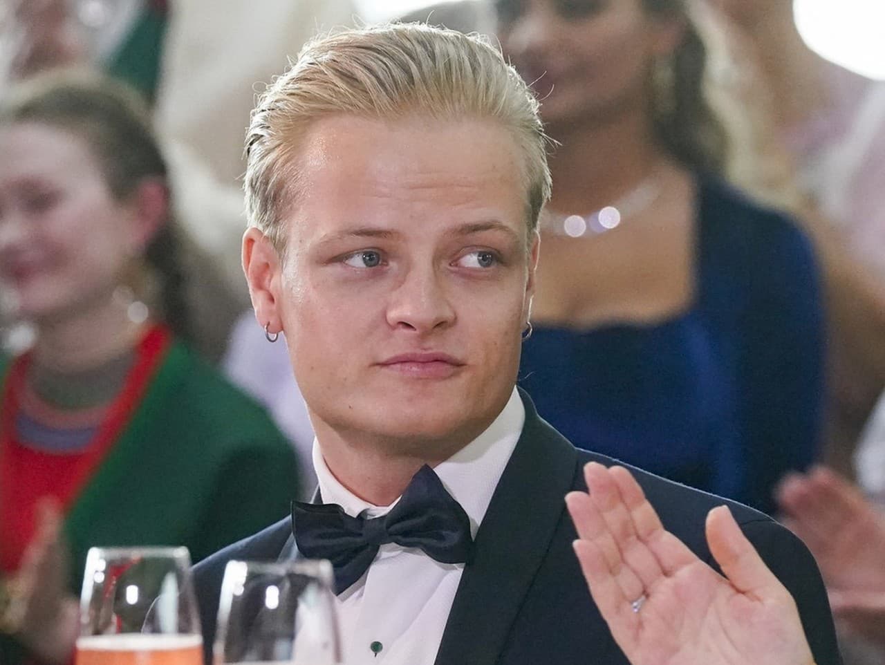 Syn nórskej princeznej čelí 38 obvineniam, vinu odmieta