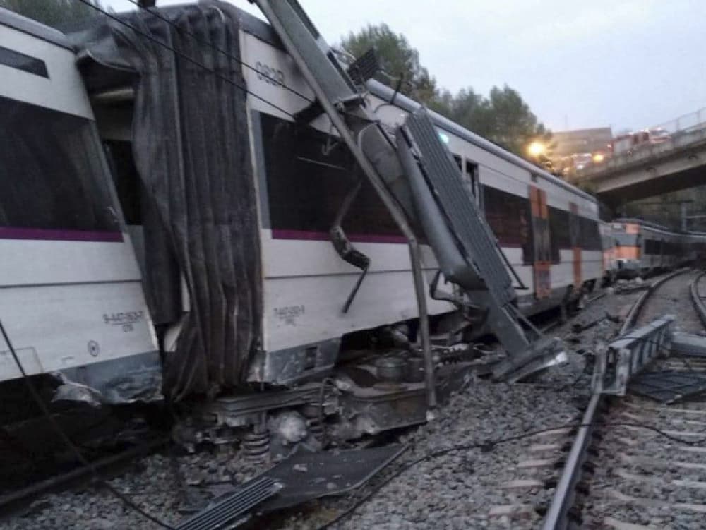 Rýchlovlaky v Španielsku spomalia po tragédii