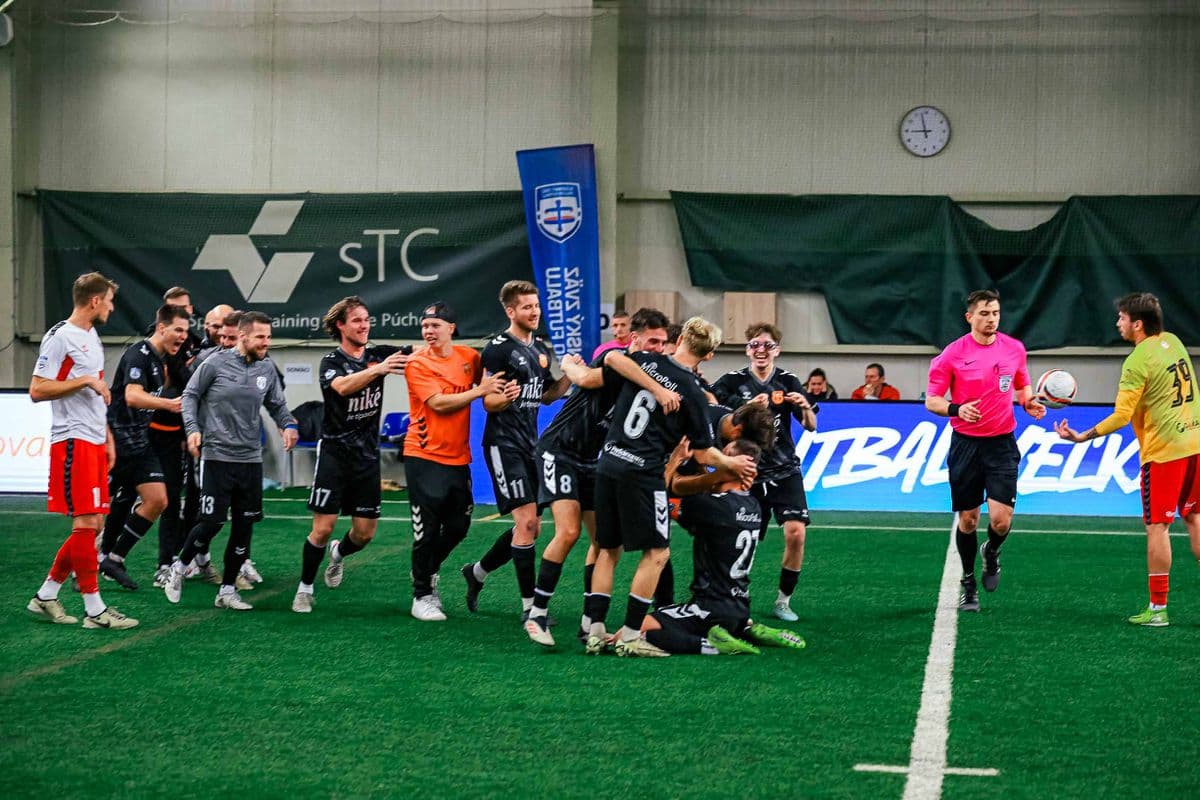 Bratislava oslavuje: AK Real Coholics majstrami Niké Superligy!