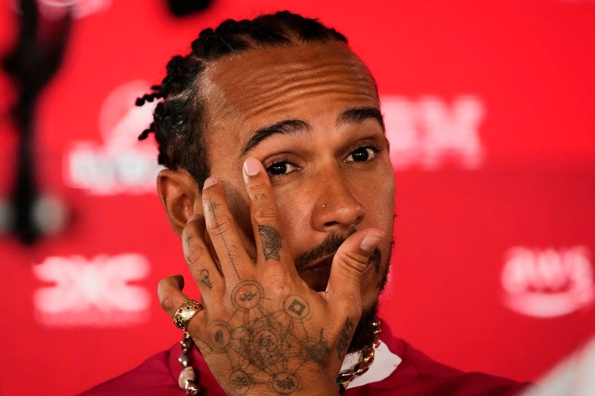 Hamiltonove správy pre Ferrari vyvolali kontroverziu