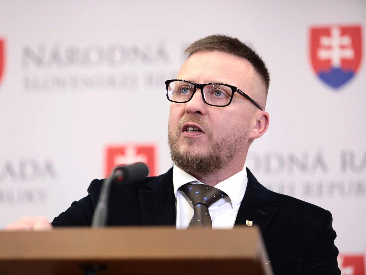 Kotlár čelí novému trestnému oznámeniu od českého biochemika