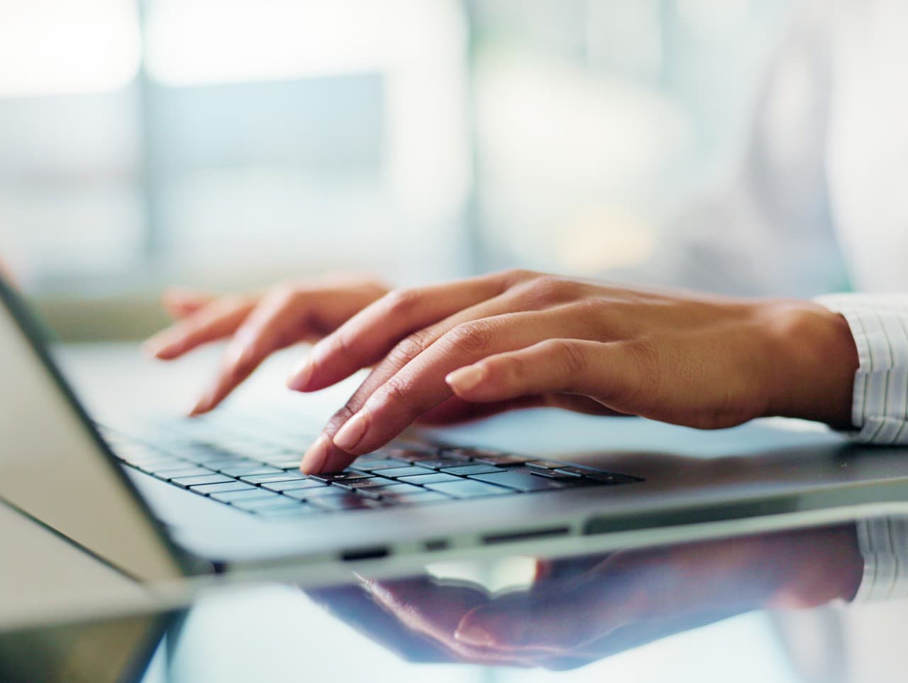 Británia zakáže pornografiu so škrtením: Krok proti násiliu na ženách