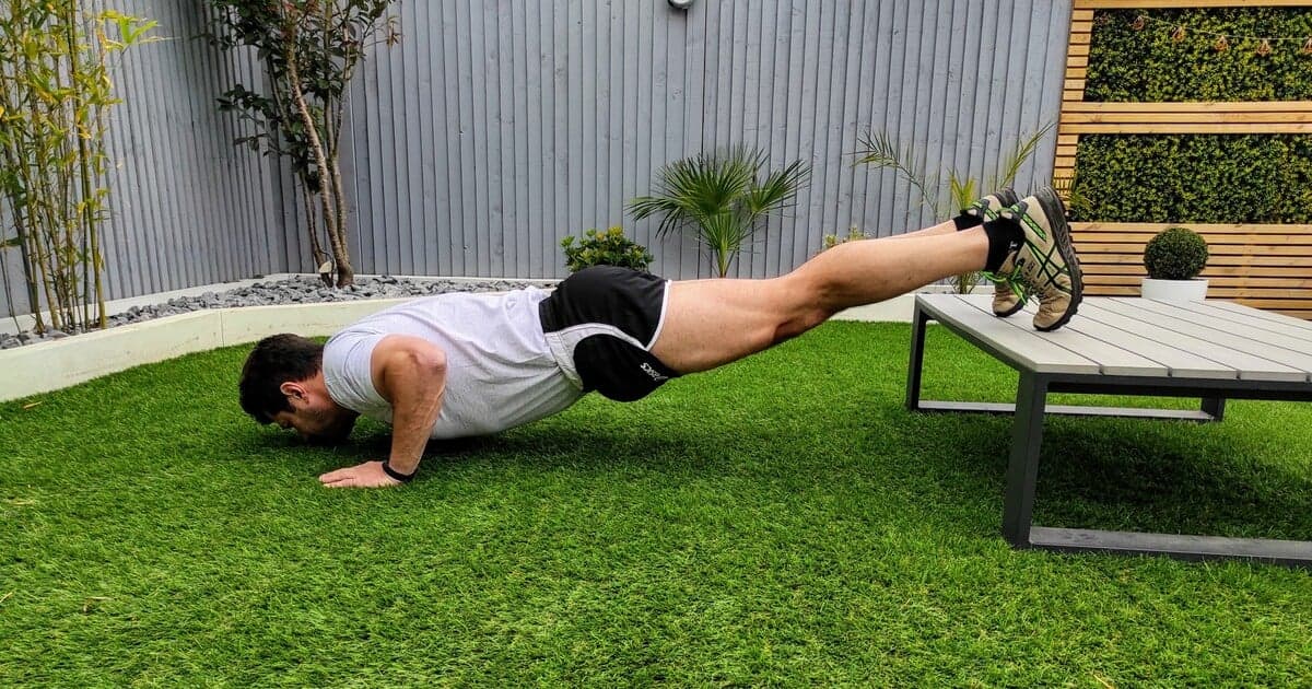 Koľko klikov zvládnu muži a ženy podľa veku?