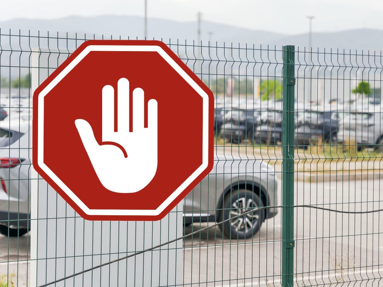 Poľsko sprísňuje bezpečnostné opatrenia voči čínskym automobilkám