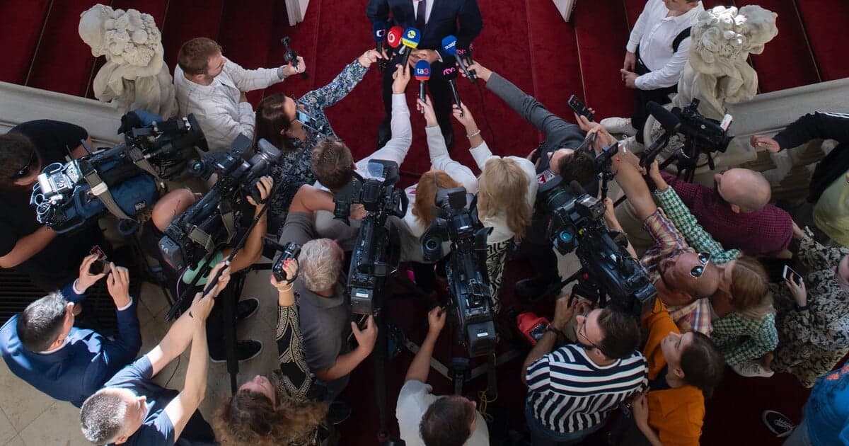 Smutný rekord: 129 novinárov zomrelo pri práci v roku 2025