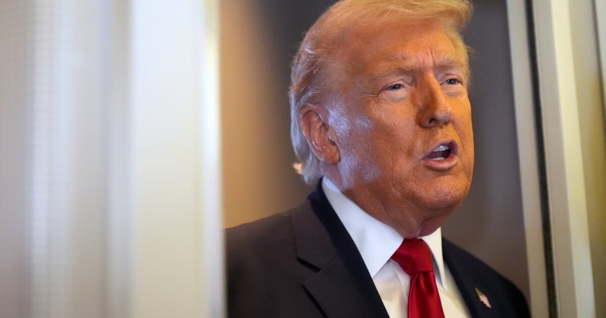 Trump spúšťa vyšetrovanie obchodných praktík EÚ a ďalších krajín