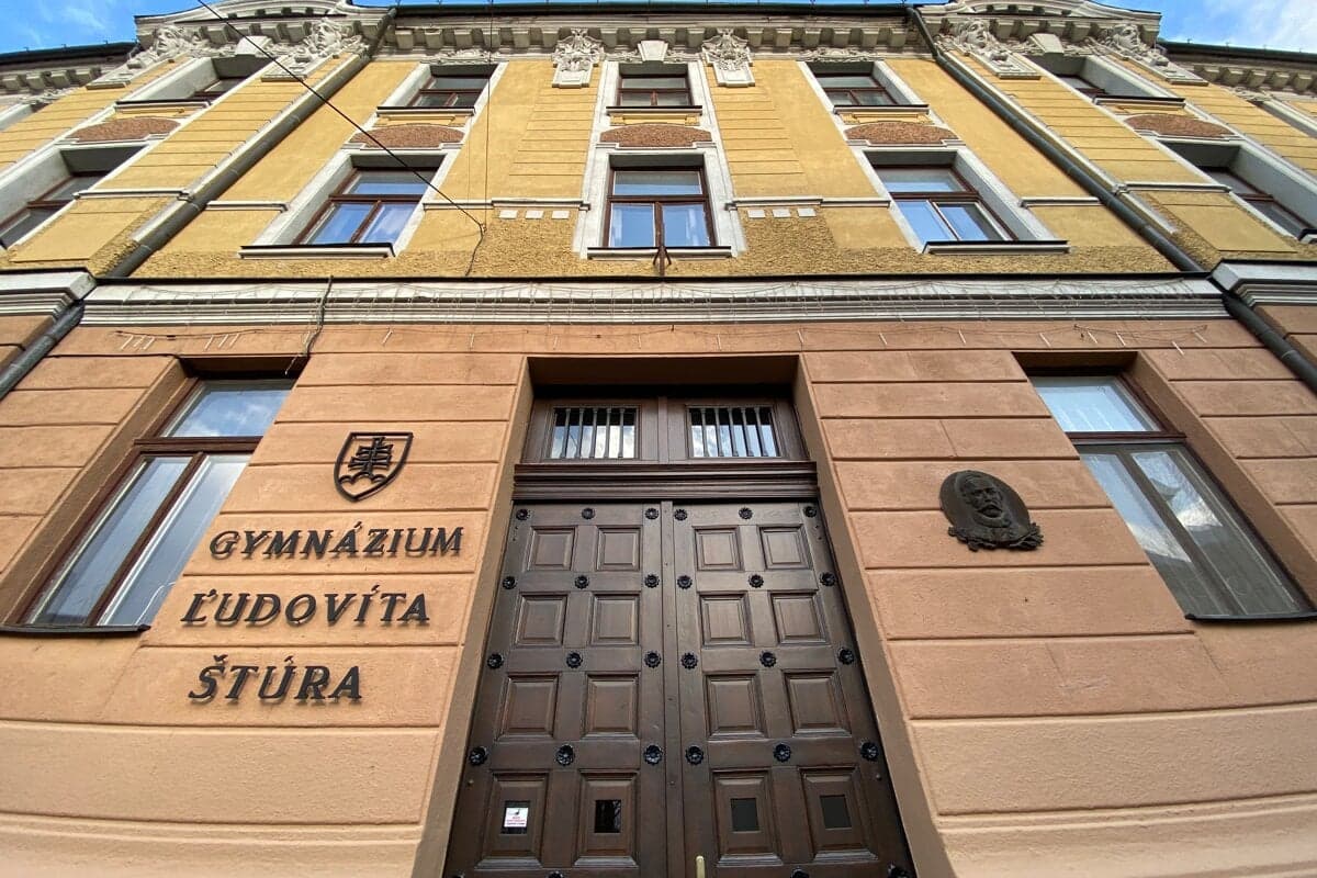 Na trenčianskom gymnáziu potvrdili prípad čierneho kašľa