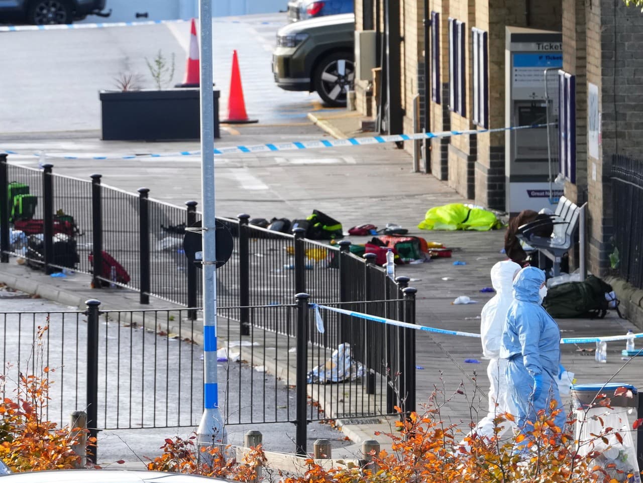 Desivý útok nožom vo vlaku: Cestujúci sa skrývali na toaletách