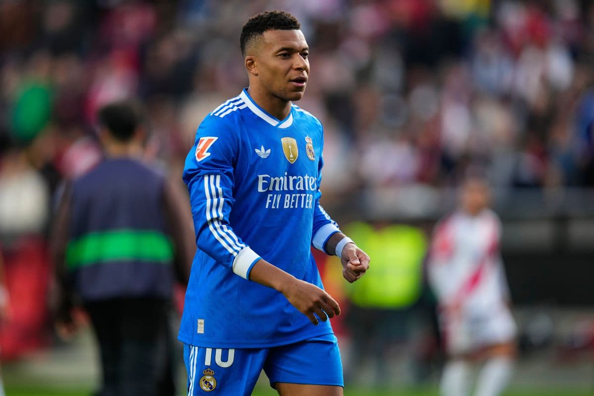 Mbappé opäť v centre pozornosti: Zranenie alebo dovolenka v Dubaji?