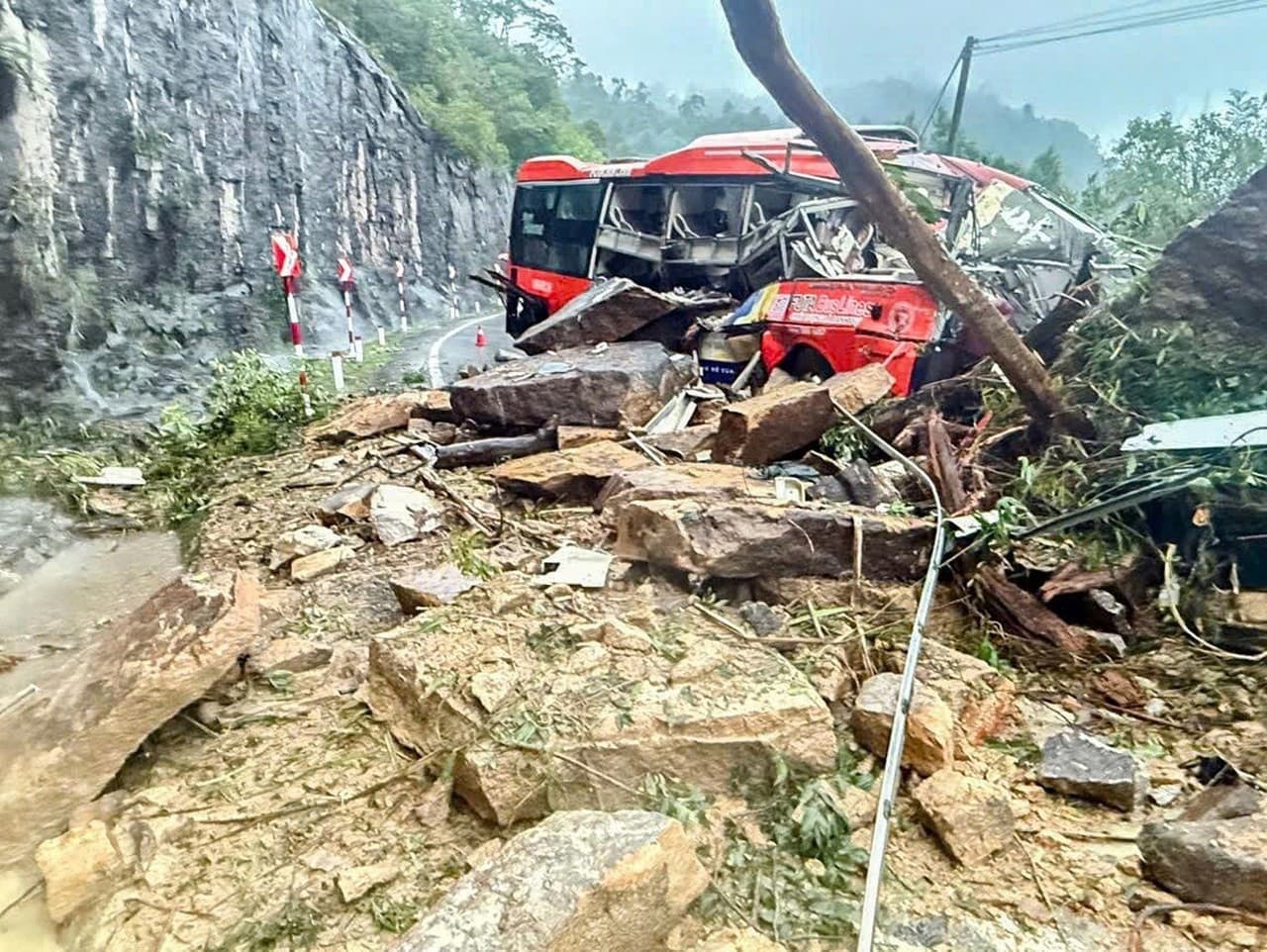 Vo Vietname stúpol počet obetí povodní na 55