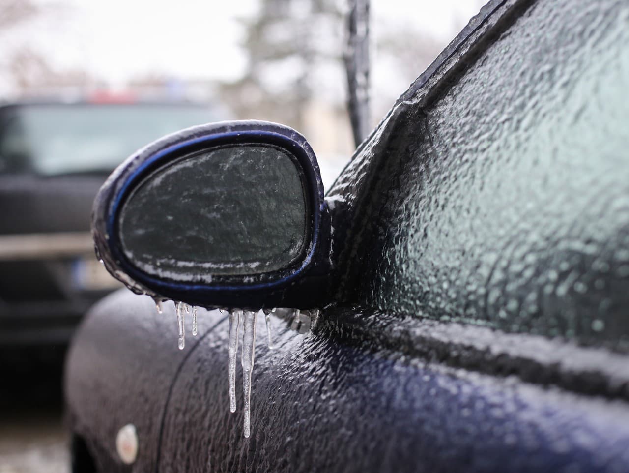 Na Slovensku hrozí poľadovica: Výstrahy prvého stupňa