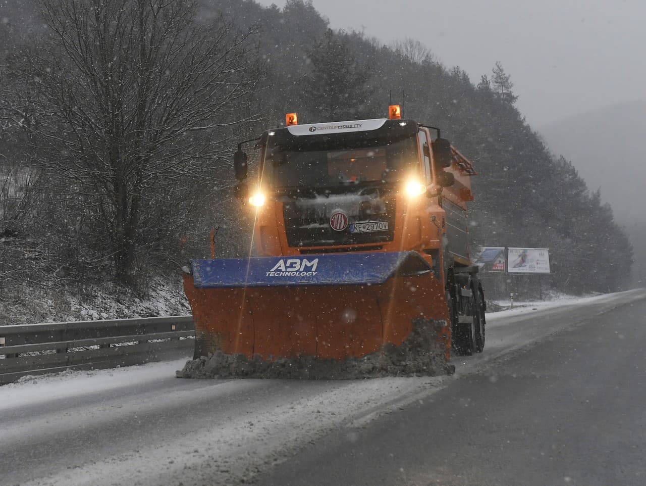 Priechod Soroška zjazdný, no hrozí riziko padania stromov