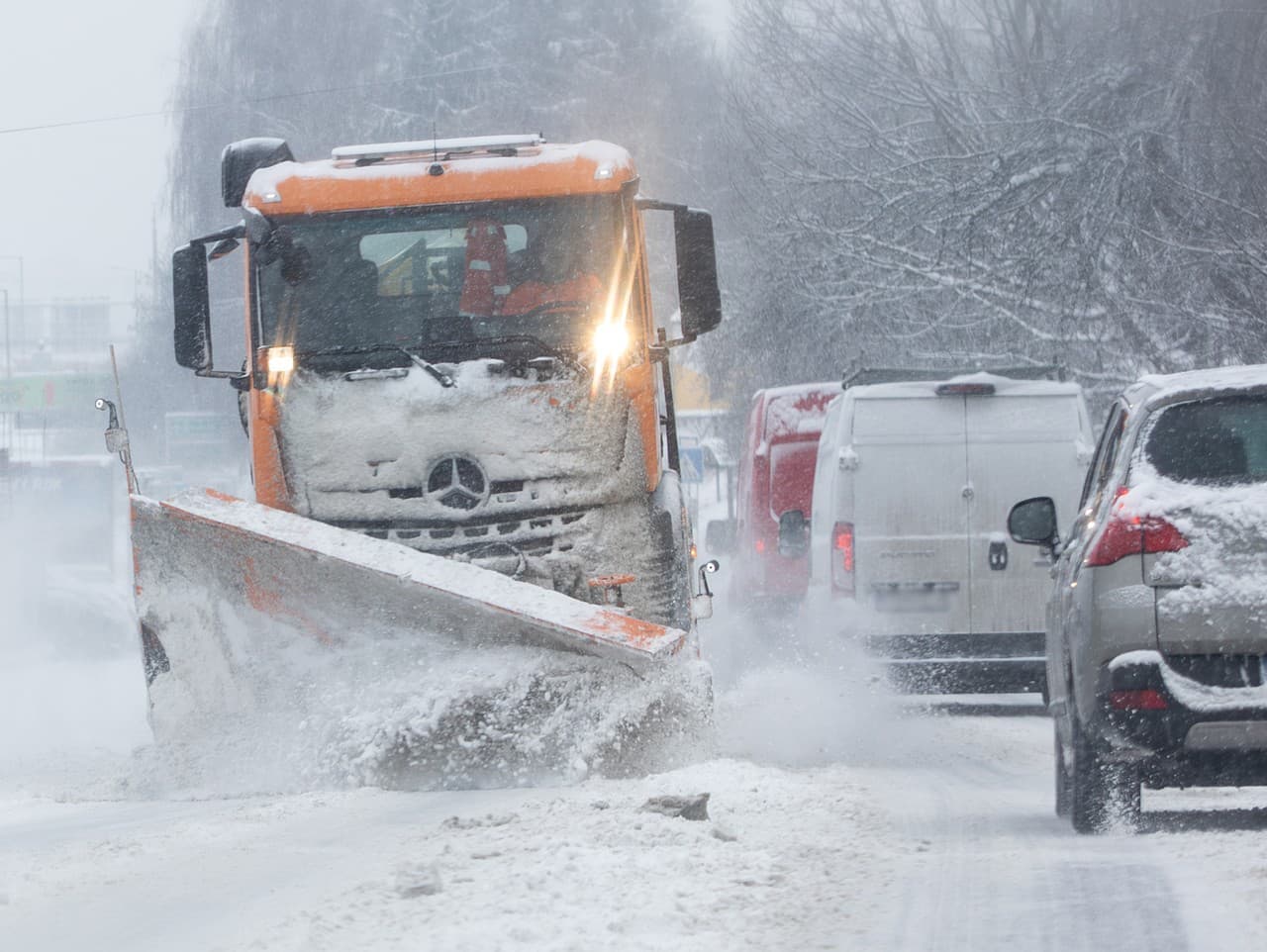 Slovensko zasiahne snehové peklo: Výstrahy platia pre viaceré oblasti