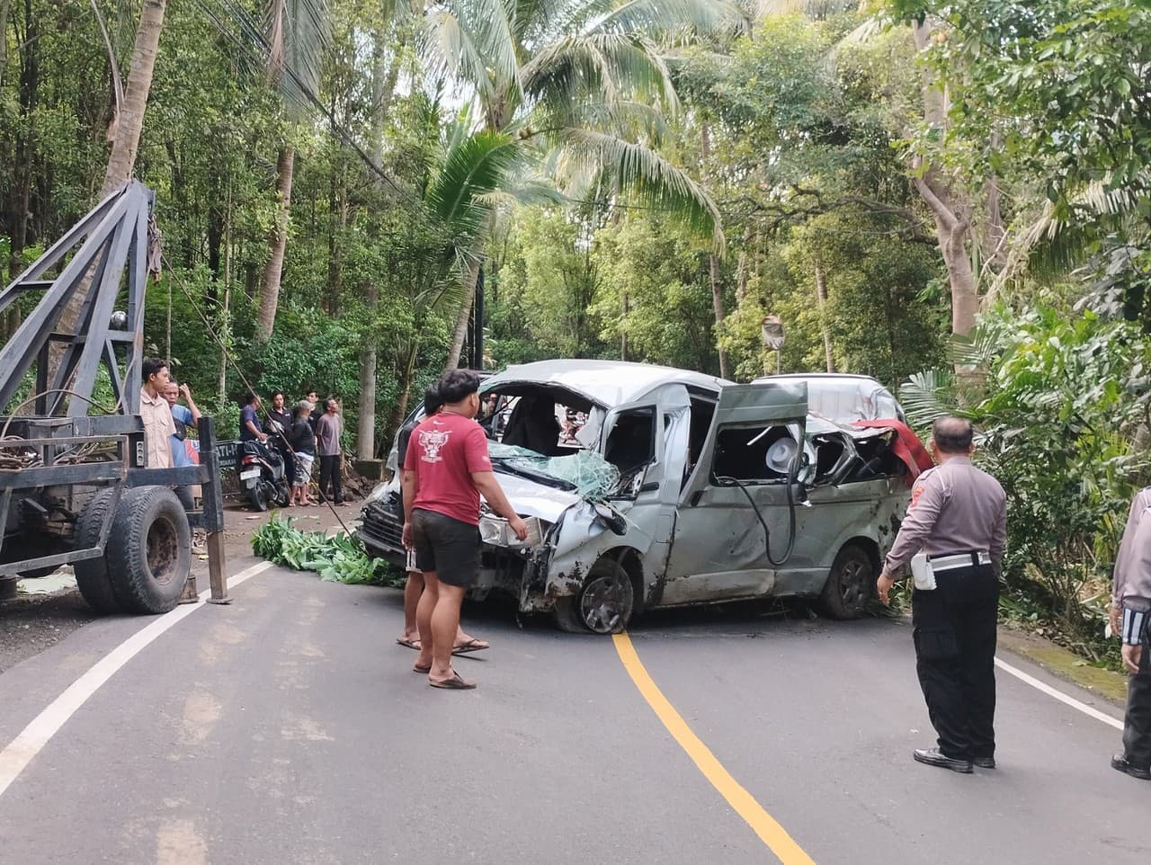 Tragédia na Bali: Havaroval minibus s čínskymi turistami, päť mŕtvych