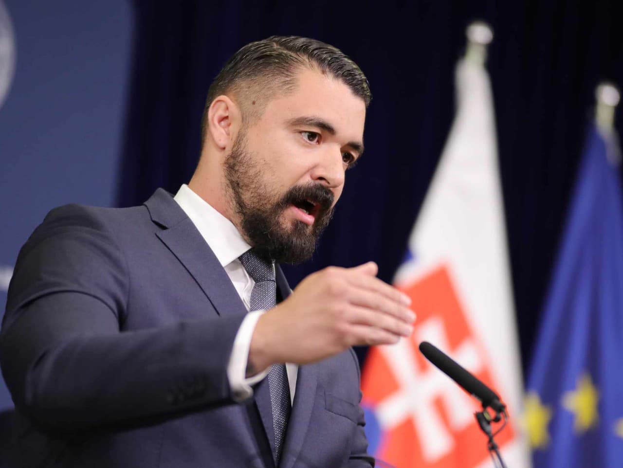 PS spochybňuje vyšetrovanie nehody šéfa SIS Gašpara