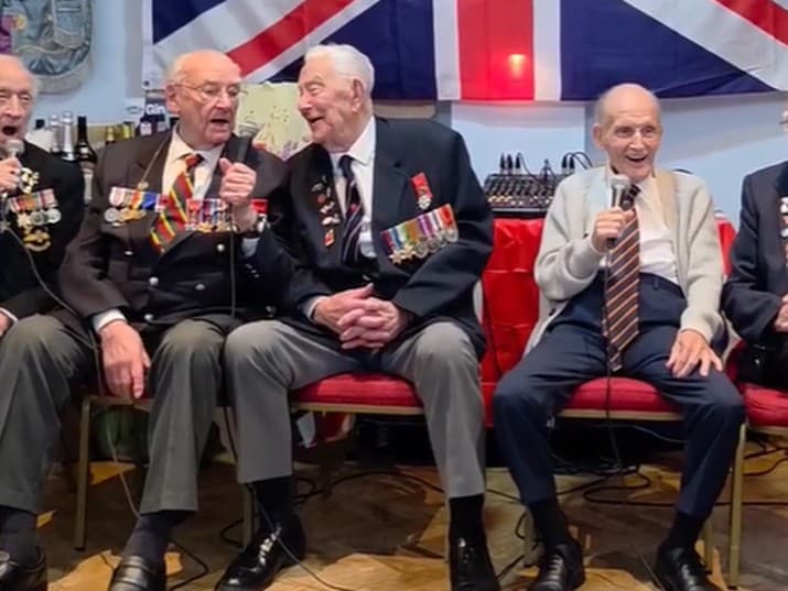 Najstarší boyband na svete: Veteráni s 505 rokmi zaujali publikum