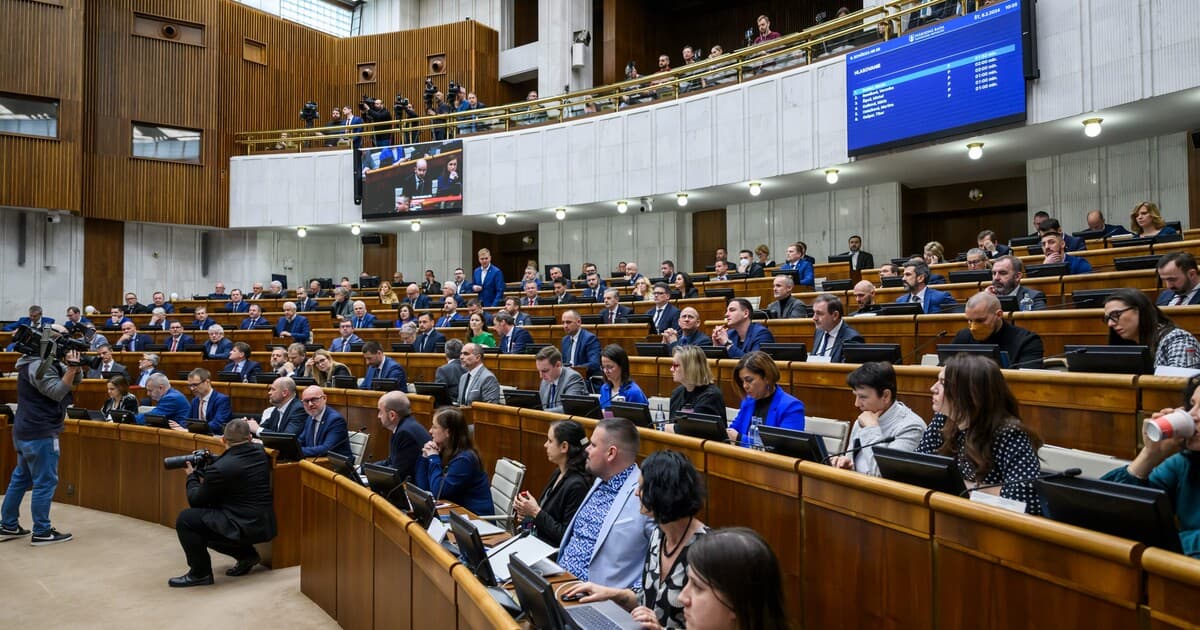 Národná rada zrušila vreckové poslancom na pracovných cestách