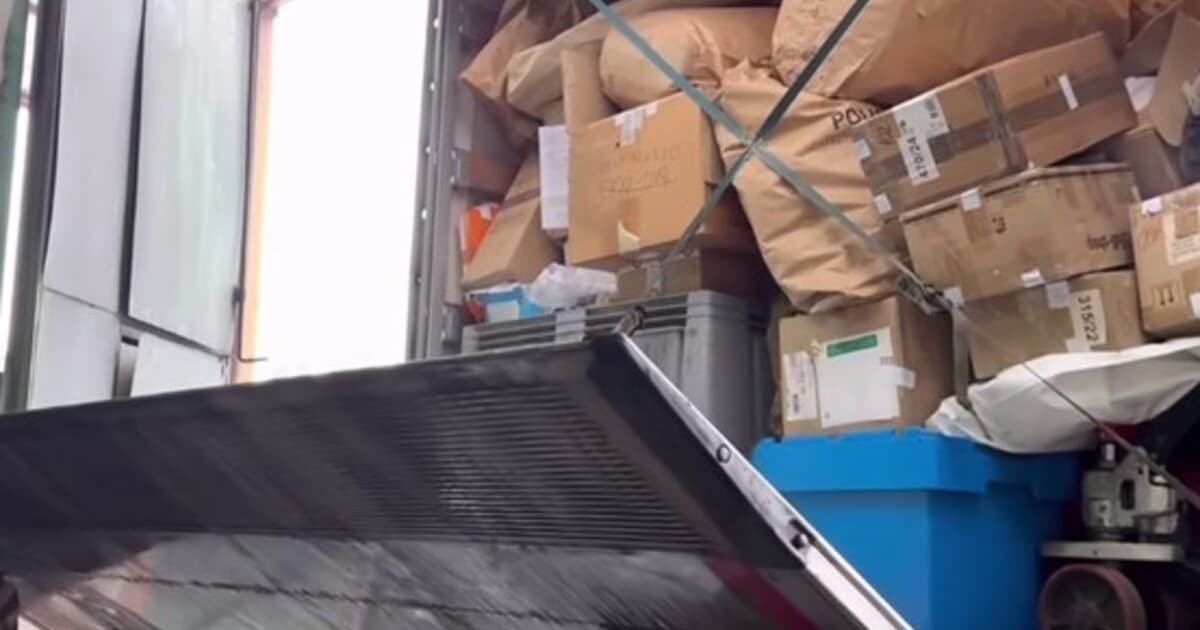 Česká polícia zlikvidovala tri tony drog pred Vianocami