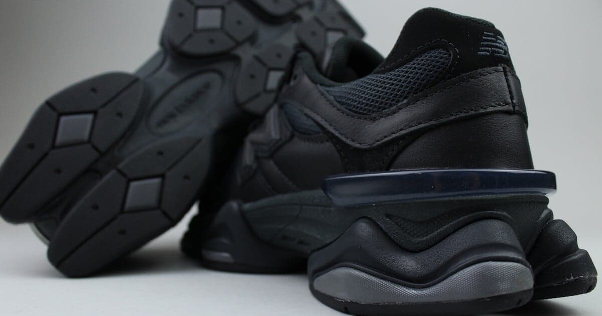 10 najsexi čiernych tenisiek do 200 eur: Vyber si svoj nový pár