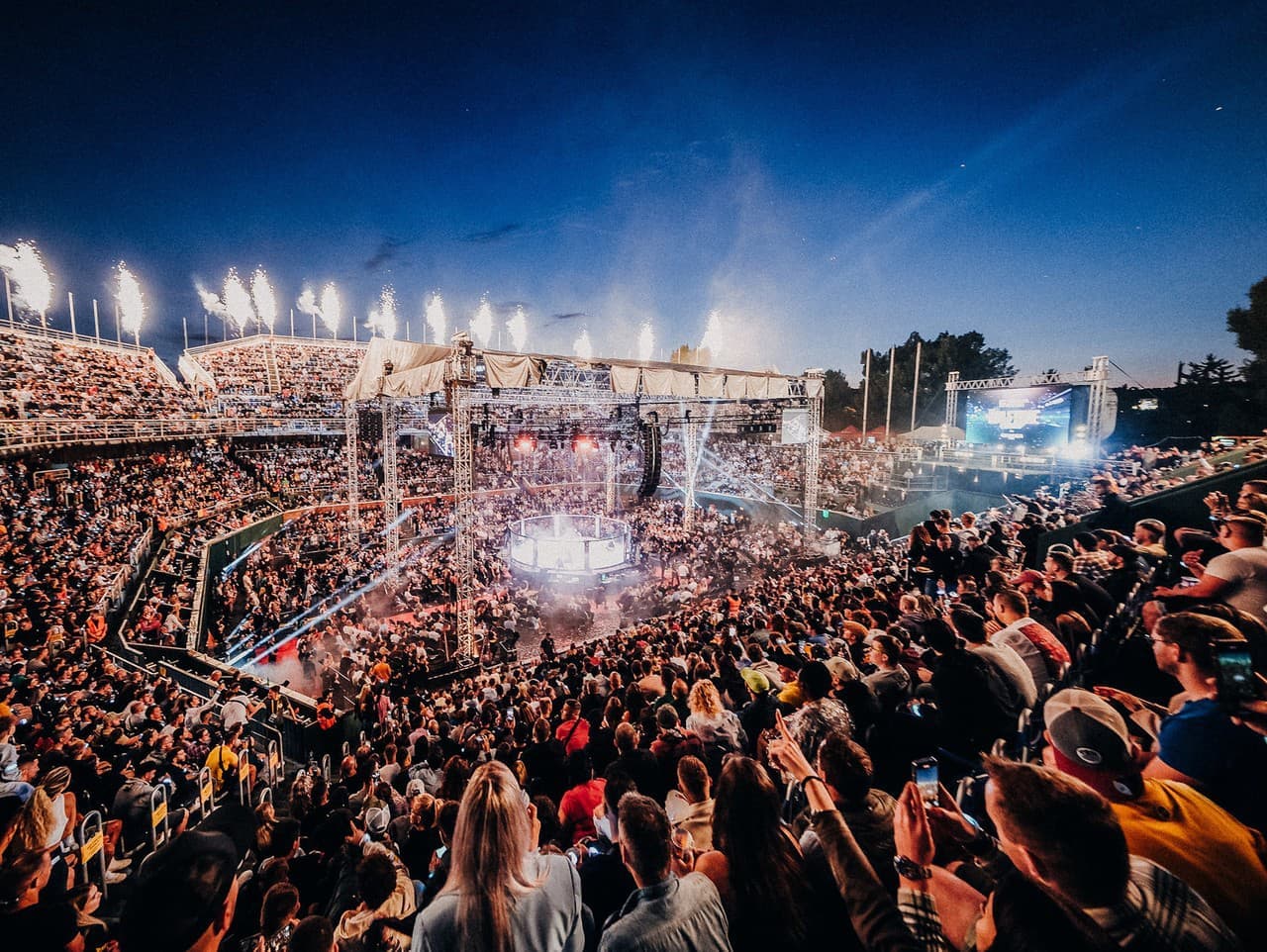 XTB a OKTAGON: Nové partnerstvo spája svet investícií a MMA