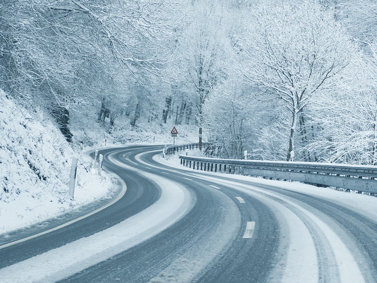 Sneženie na Slovensku: Meteorológovia varujú vodičov