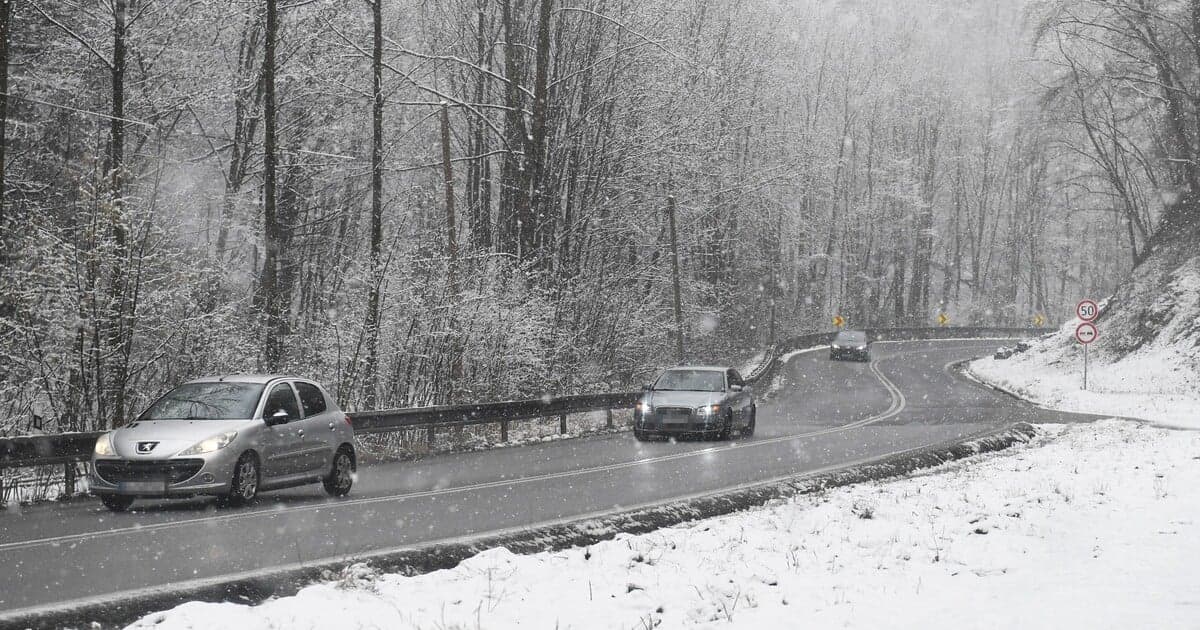 Tretina zimných pneumatík zlyhala: Lacné modely najväčším rizikom