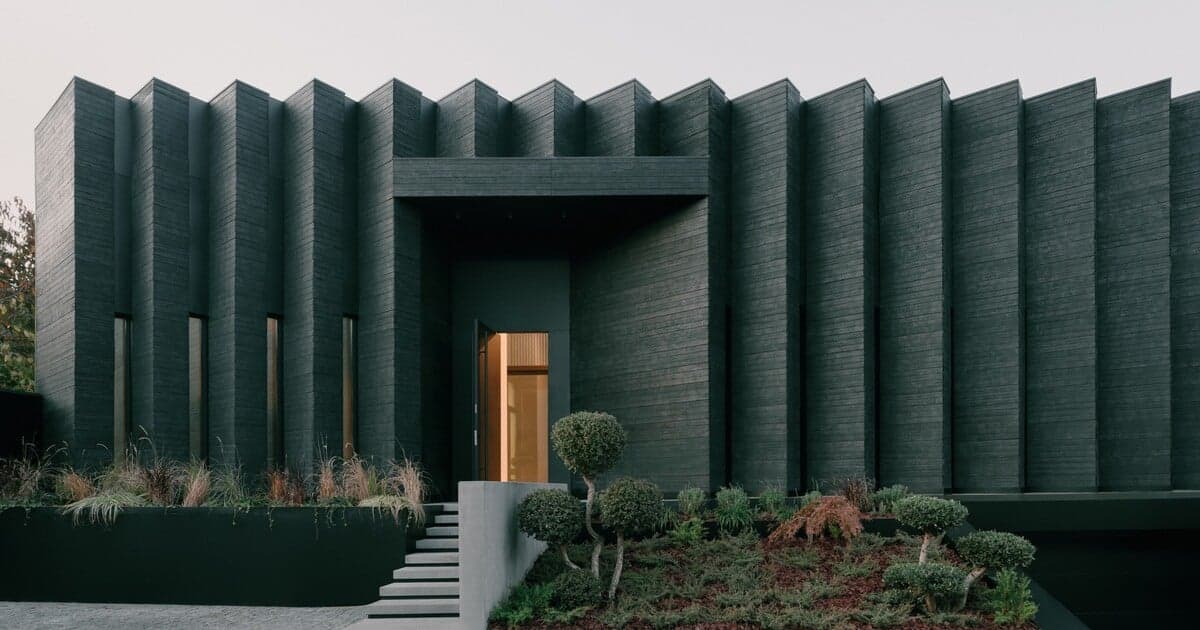 Architektonický skvost: Dom obrátený dovnútra v Tbilisi