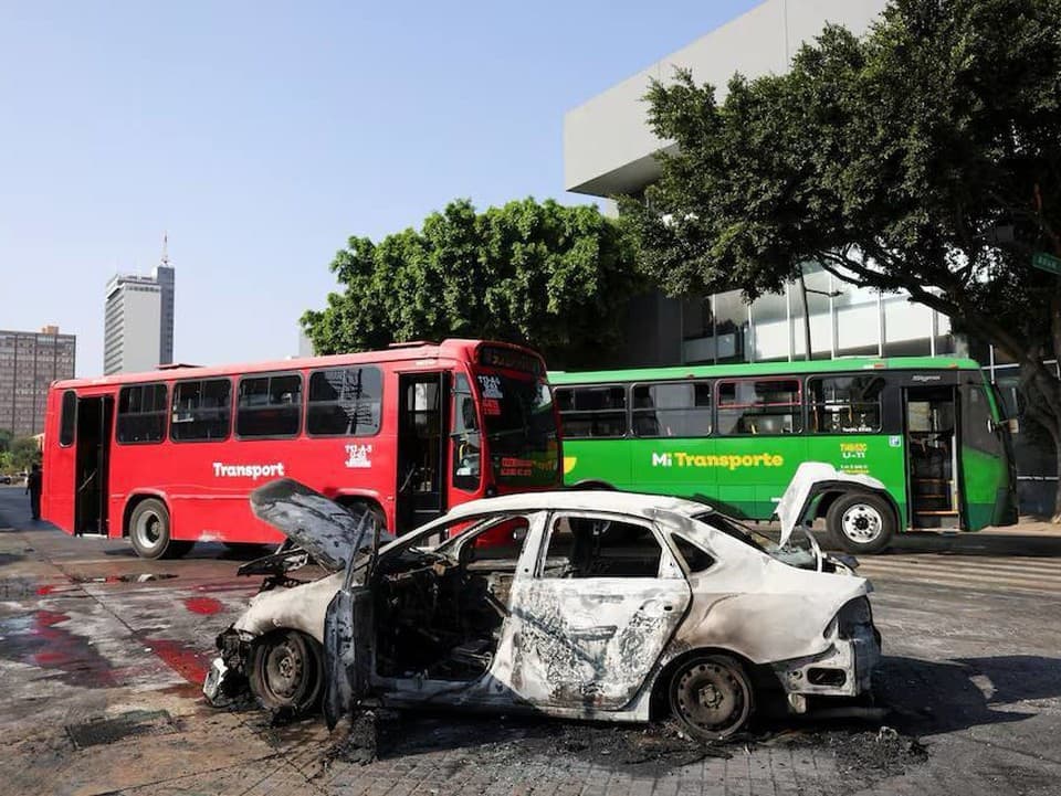 Mexiko zažíva chaos po smrti drogového bossa El Mencha