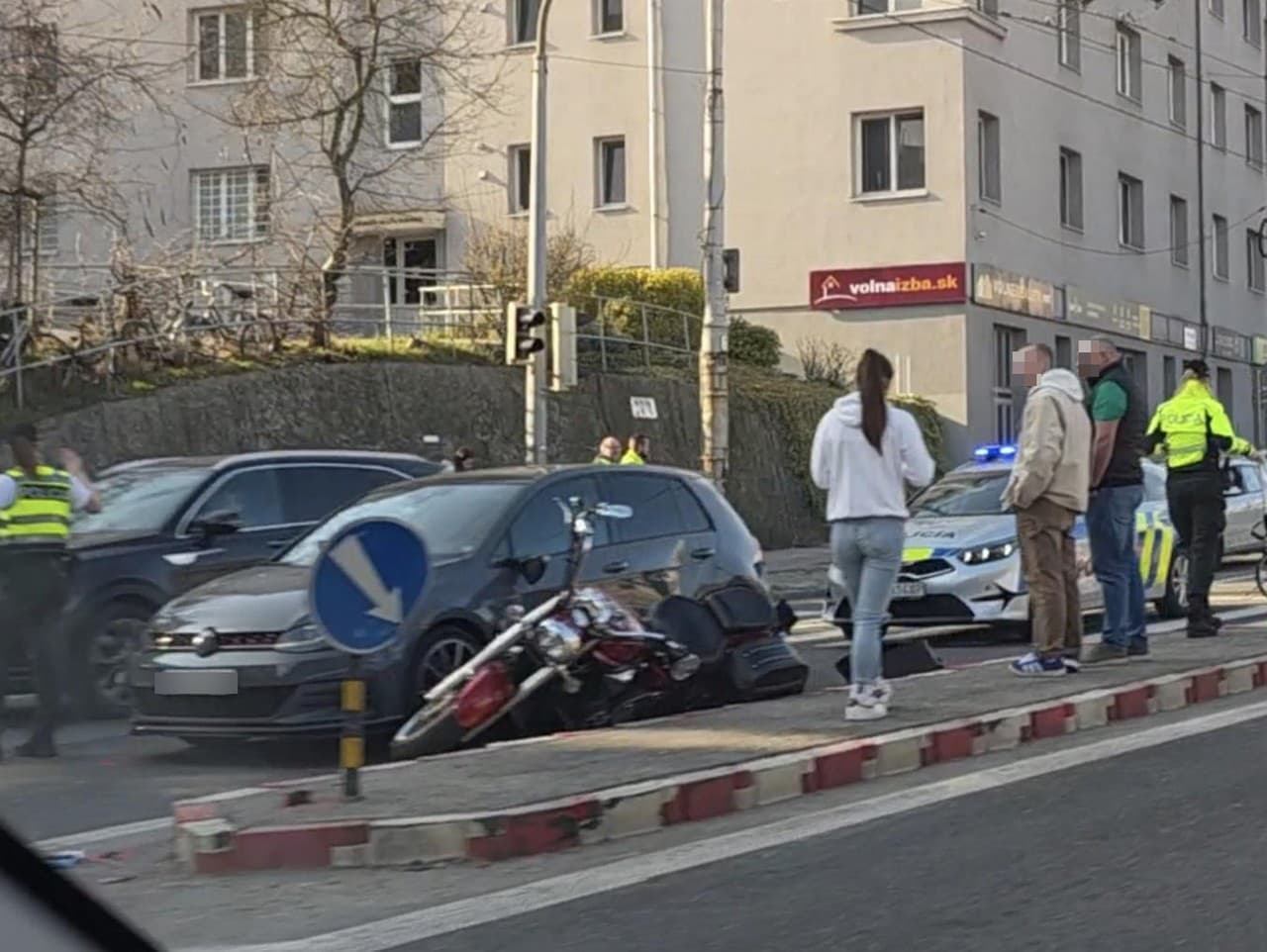 Hromadná nehoda v Bratislave: Zdržanie na Pražskej ulici