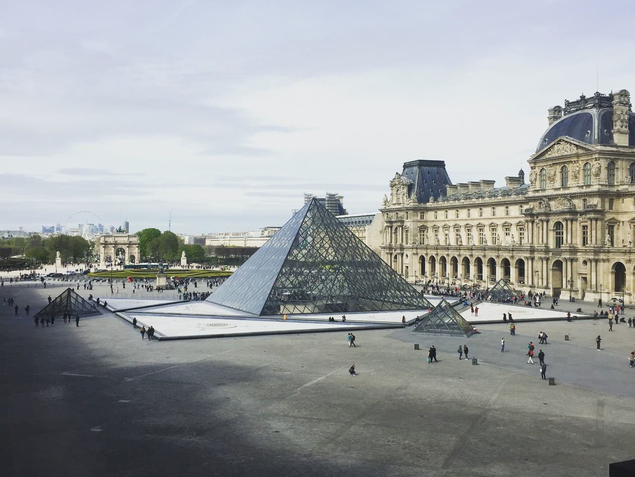 Louvre zvyšuje vstupné pre návštevníkov mimo EHP od januára 2026