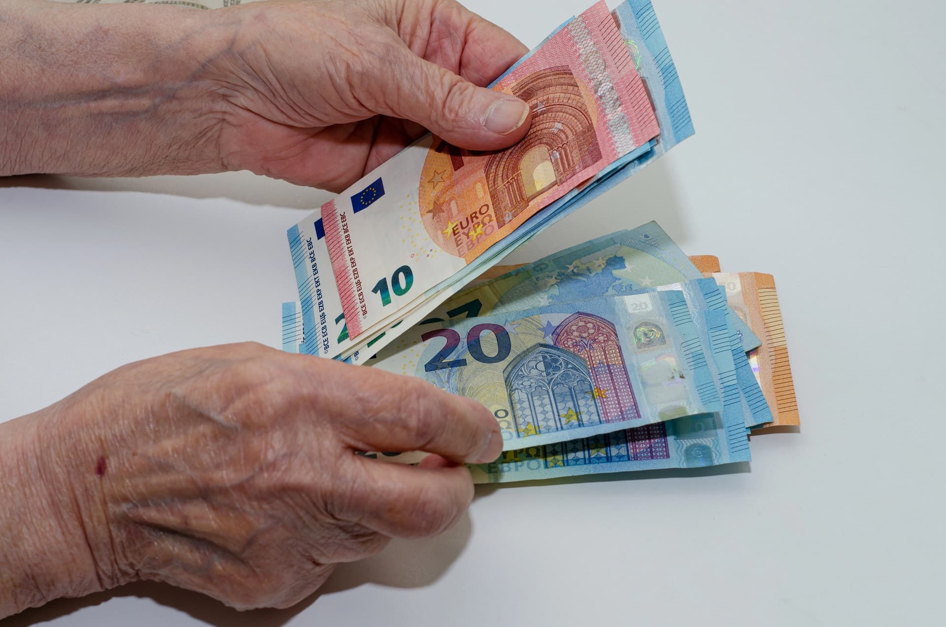 Penzisti si polepšia: Predčasné dôchodky sa zvýšia už v marci 2026