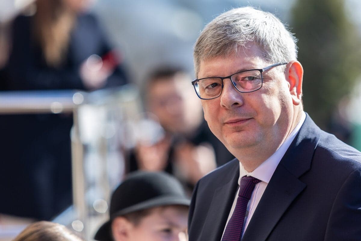 Minister spravodlivosti a biskup podpísali novú dohodu so Svätou Stolicou