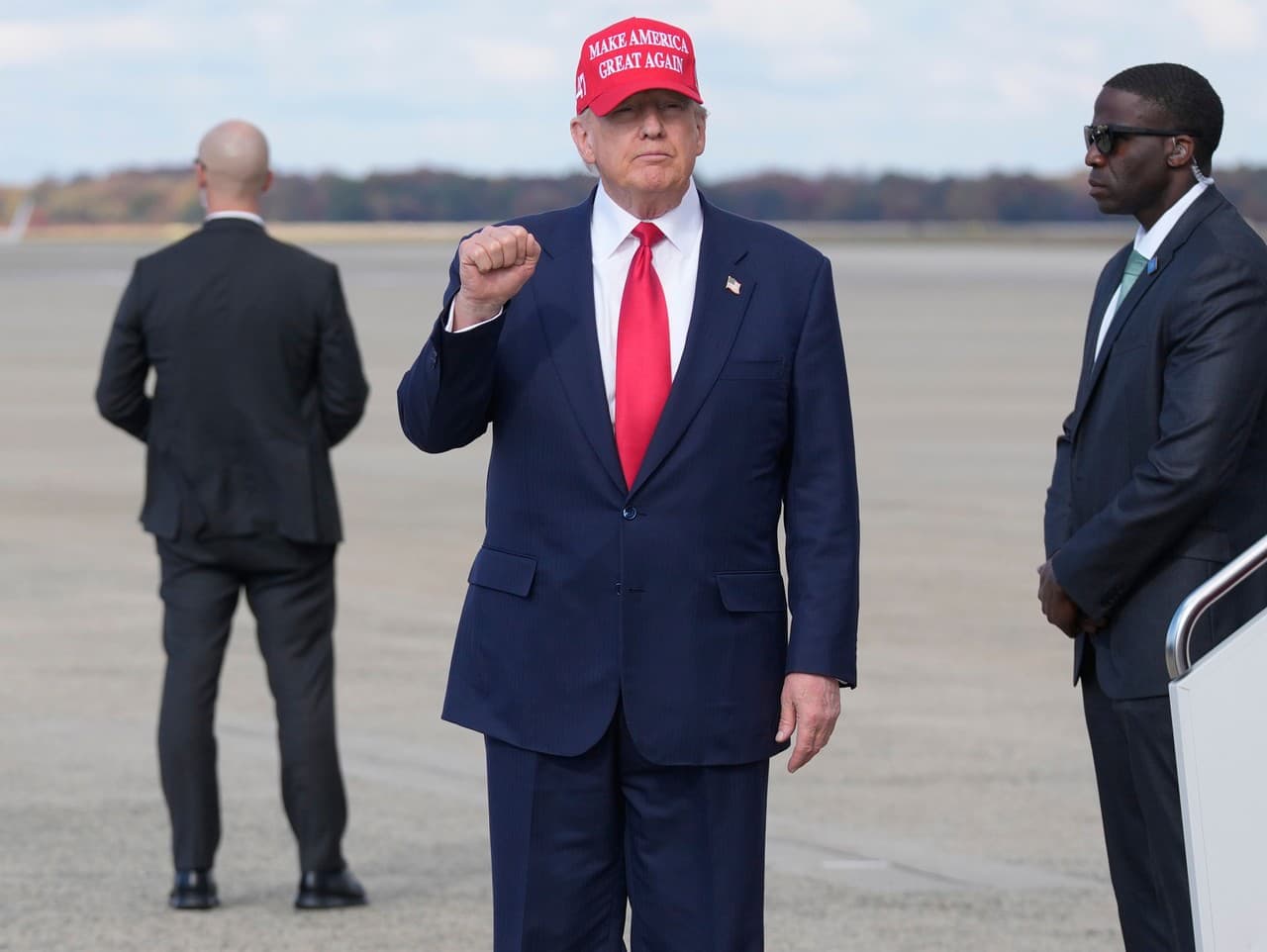 Trump poprel plány na útoky vo Venezuele, situácia je nejasná