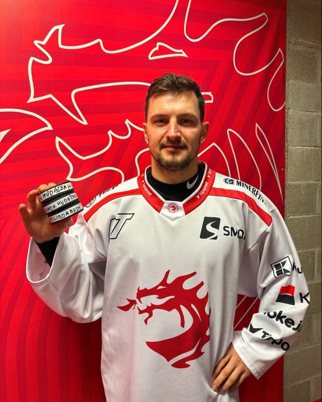 Libor Hudáček útočí na hokejové legendy so štipkou AI