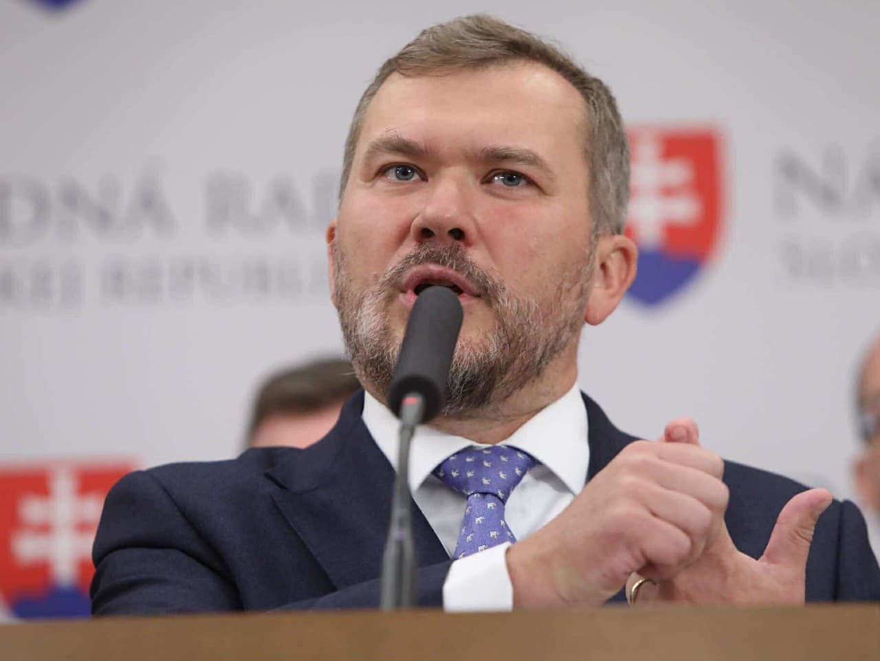 KDH ostro kritizuje zásah EK do Ústavy Slovenska