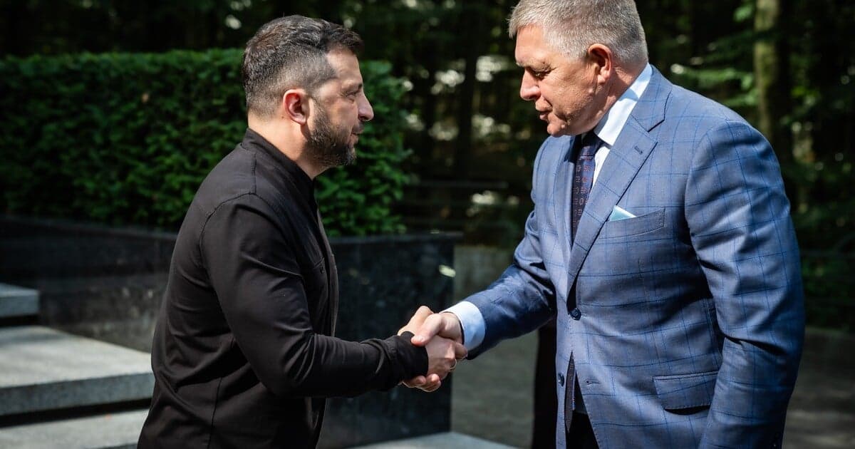 Zelenskyj pozval Fica na Ukrajinu kvôli sporu o ropovod Družba