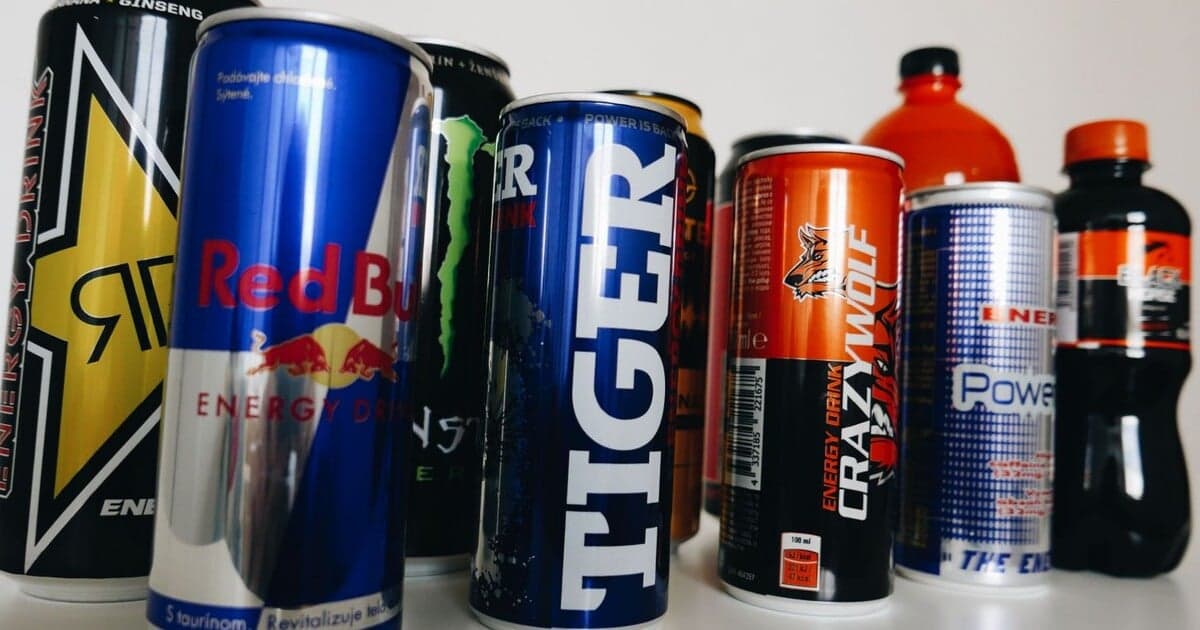 Španielsko zavádza prísnejšie obmedzenia na predaj energetických nápojov