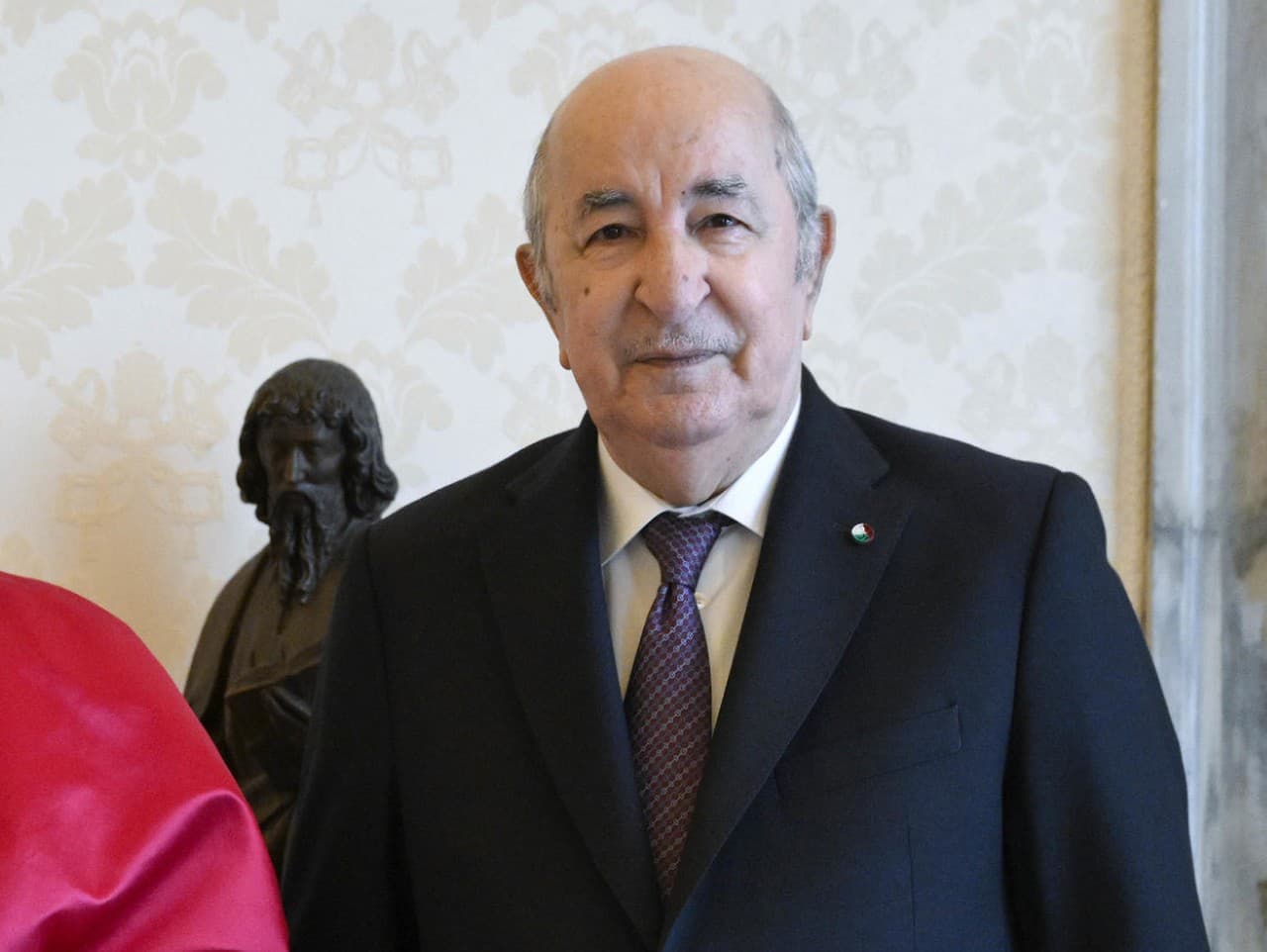 Alžírsky spisovateľ Sansál po milosti v Nemecku podstúpi vyšetrenia