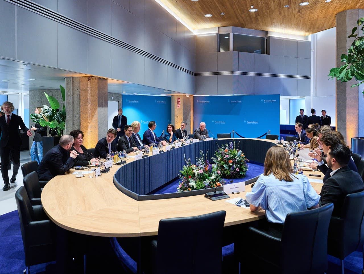 D66 víťazom volieb v Holandsku: Rob Jetten na ceste k premiérstvu