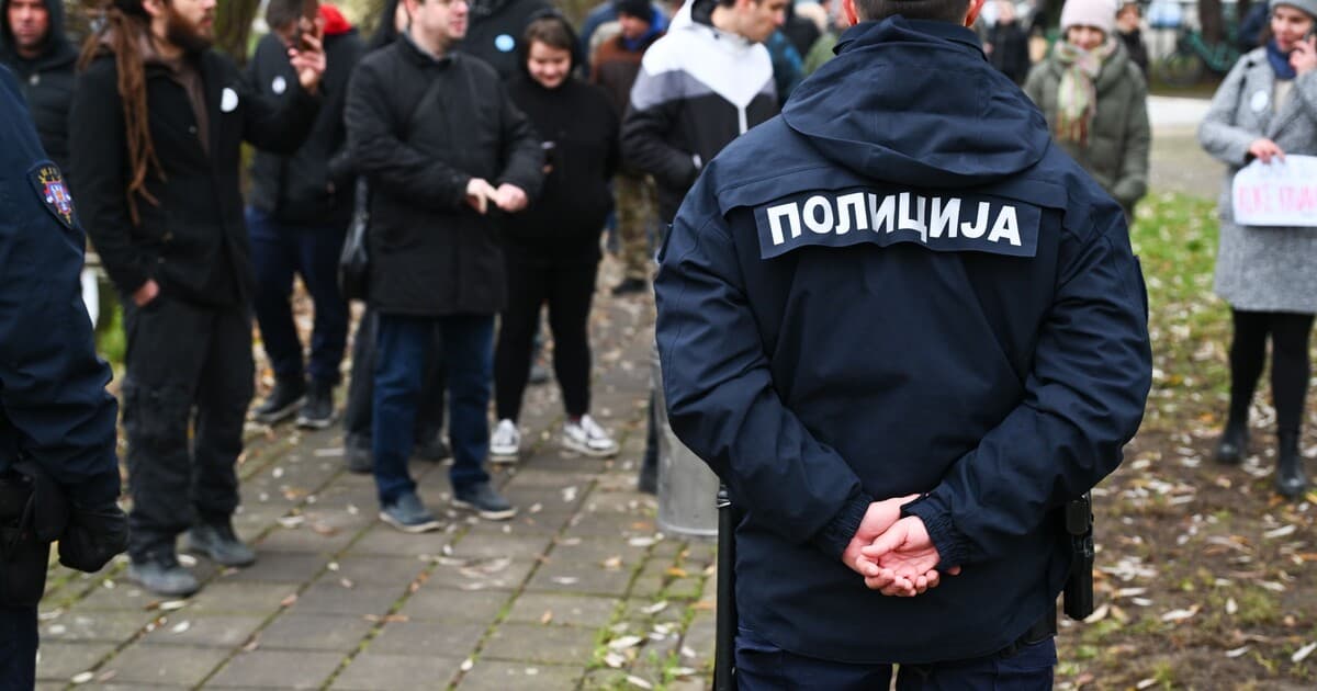 Protesty slovenskej menšiny v Báčskom Petrovci počas návštevy Pellegriniho