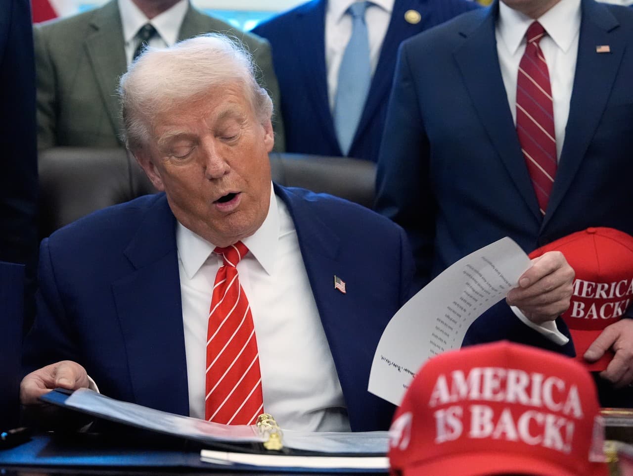 Trump naznačil zmiernenie prístupu voči ilegálnym prisťahovalcom